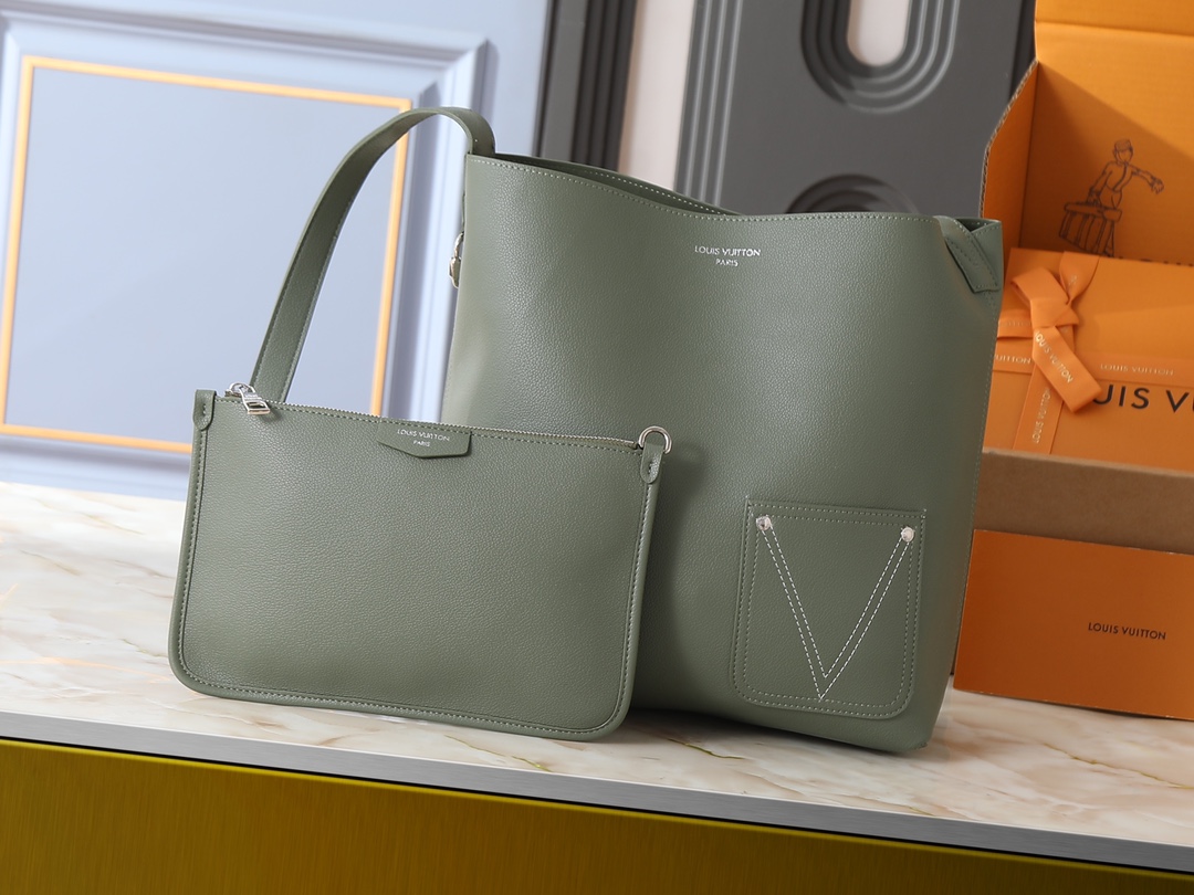 Louis Vuitton LV Classic Handbag Monogram Miroir Model M26097 Gift Box Included Business Casual High-End Fashion